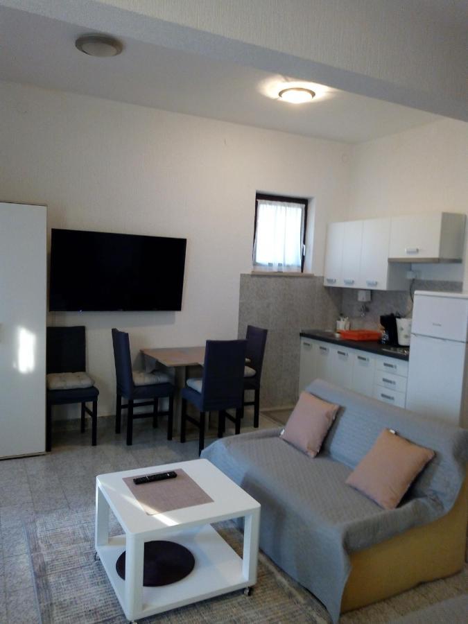 Apartmani Alma Pula Exteriér fotografie